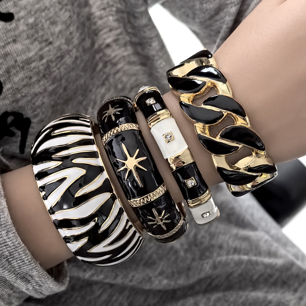 Gelang Lebar Logam Bulat Bentu - Zebra Tablet Accessories ulasan dan harga